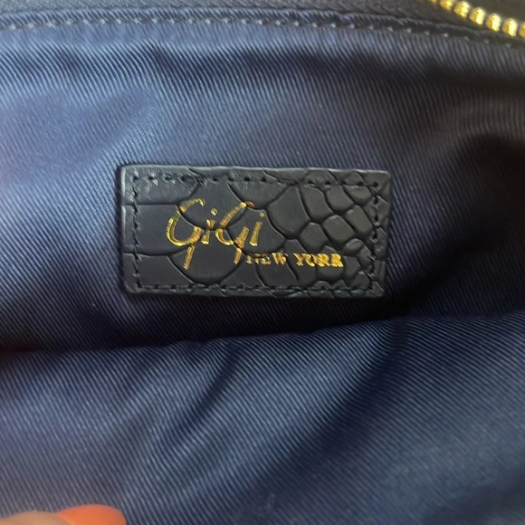 GiGi New York designer leather embossed crossbody bag - Picture 10 of 10
